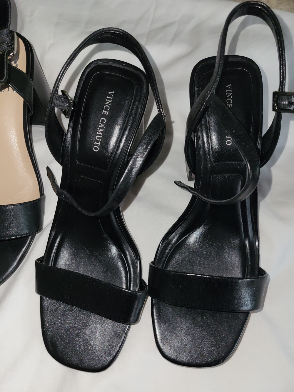 2 Pairs Of Heels Vince Camuto - Picture 3 of 3